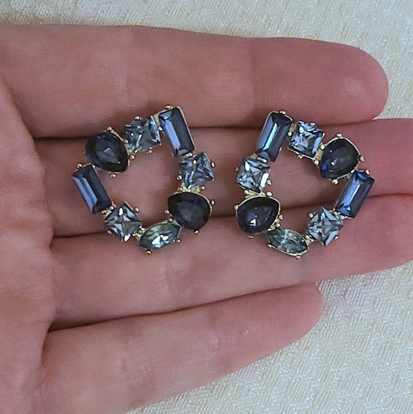 Swarovski Elements Blue Crystal Necklace With 4 Matching Earring Sets - Picture 8 of 10